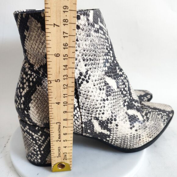 Madden Girl Ankle Boots Size 8.5 Snakeskin Vegan Faux Leather Block Heel Dafni - Picture 9 of 10
